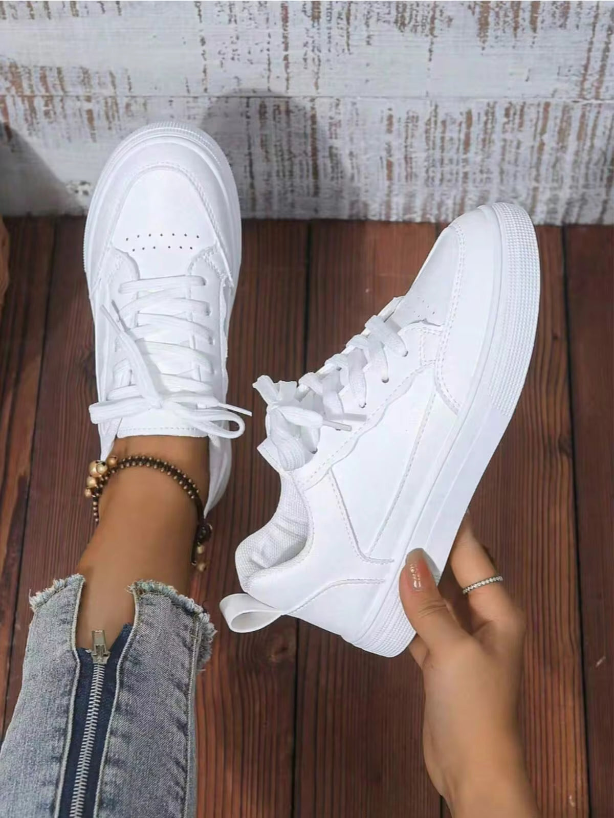 2026 New Style Women's White Shoes, Low-Top Lace-Up Sneakers, Casual Sports Shoes, Simple And Versatile Women's Shoes, Fashionable White Breathable